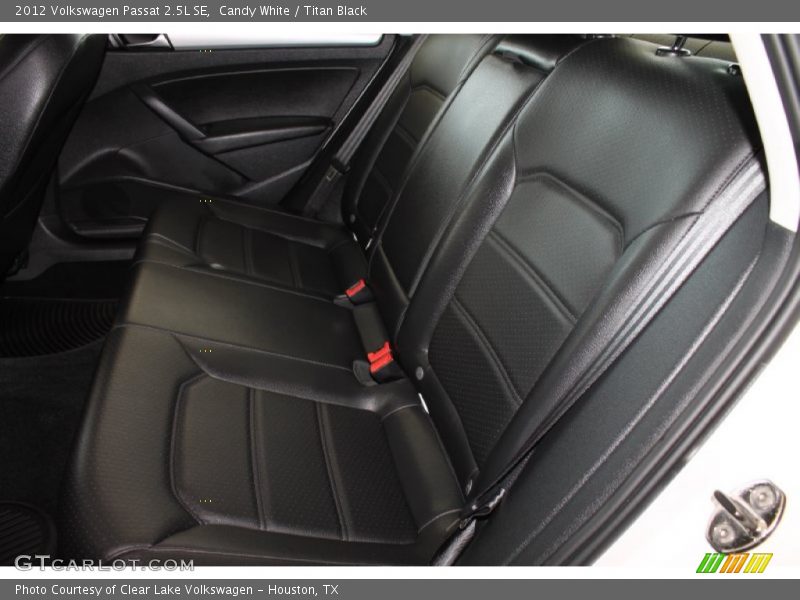 Candy White / Titan Black 2012 Volkswagen Passat 2.5L SE