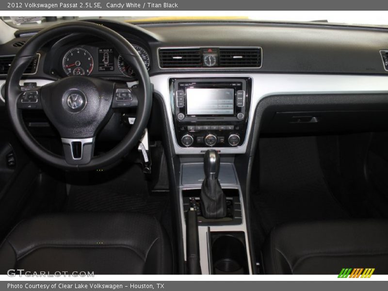 Candy White / Titan Black 2012 Volkswagen Passat 2.5L SE