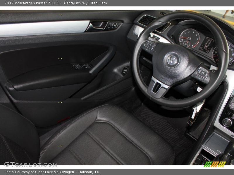 Candy White / Titan Black 2012 Volkswagen Passat 2.5L SE