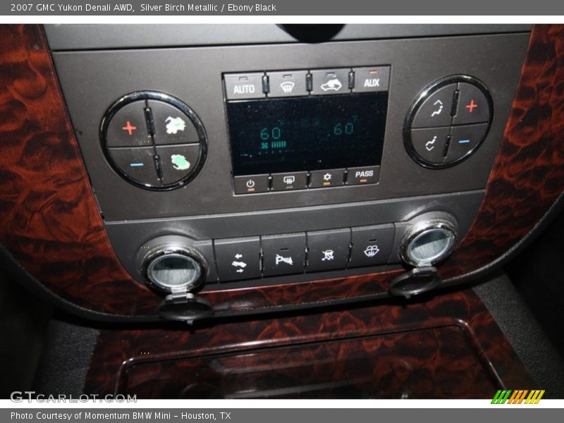 Silver Birch Metallic / Ebony Black 2007 GMC Yukon Denali AWD