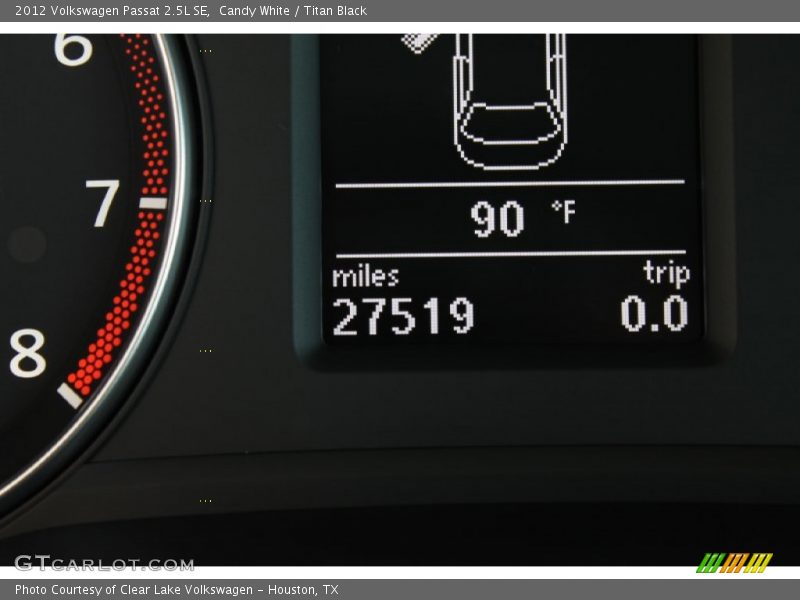 Candy White / Titan Black 2012 Volkswagen Passat 2.5L SE