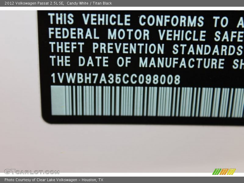 Candy White / Titan Black 2012 Volkswagen Passat 2.5L SE