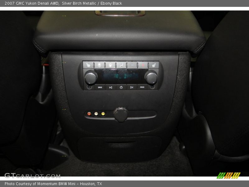 Silver Birch Metallic / Ebony Black 2007 GMC Yukon Denali AWD