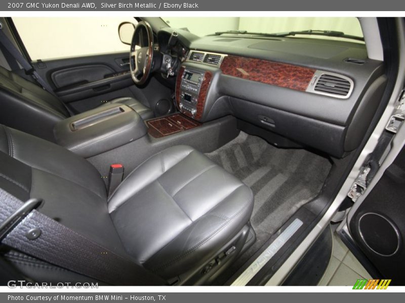 Silver Birch Metallic / Ebony Black 2007 GMC Yukon Denali AWD