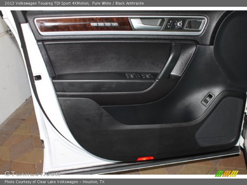 Pure White / Black Anthracite 2013 Volkswagen Touareg TDI Sport 4XMotion