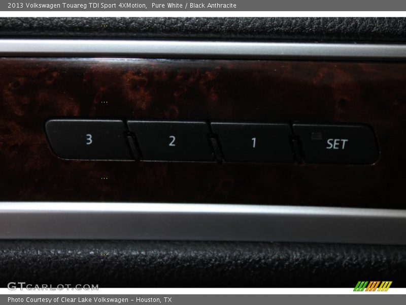 Pure White / Black Anthracite 2013 Volkswagen Touareg TDI Sport 4XMotion