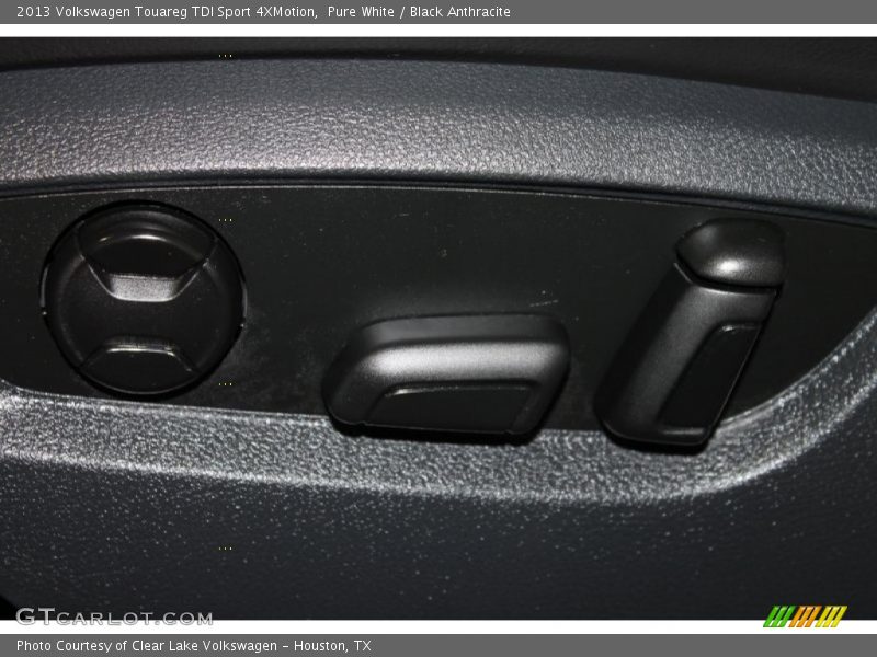 Pure White / Black Anthracite 2013 Volkswagen Touareg TDI Sport 4XMotion
