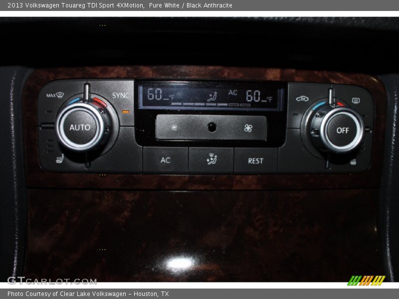 Pure White / Black Anthracite 2013 Volkswagen Touareg TDI Sport 4XMotion