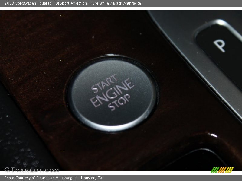 Pure White / Black Anthracite 2013 Volkswagen Touareg TDI Sport 4XMotion