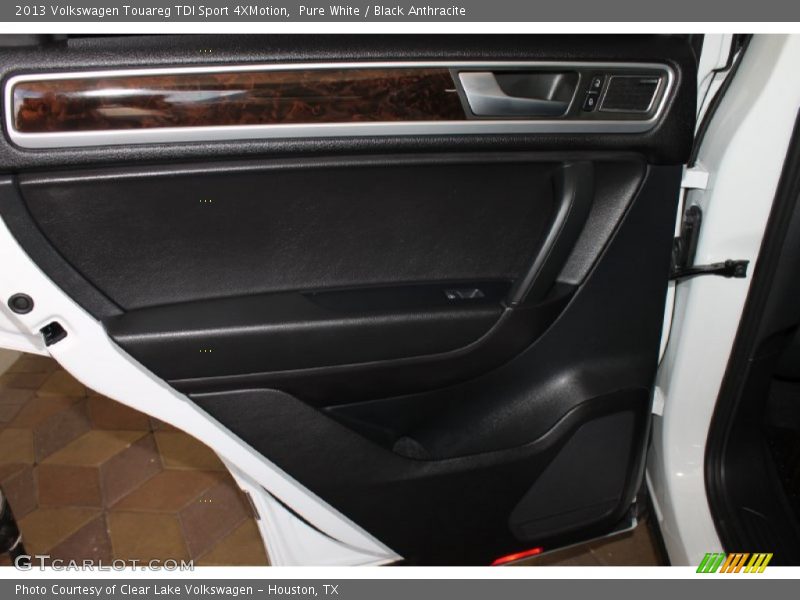 Pure White / Black Anthracite 2013 Volkswagen Touareg TDI Sport 4XMotion