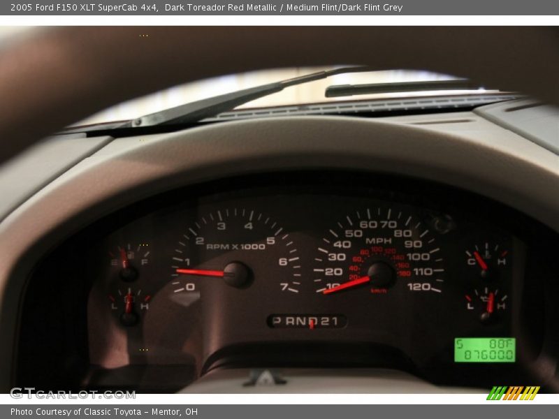 Dark Toreador Red Metallic / Medium Flint/Dark Flint Grey 2005 Ford F150 XLT SuperCab 4x4