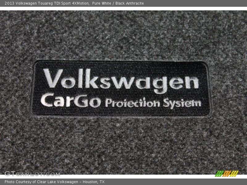 Pure White / Black Anthracite 2013 Volkswagen Touareg TDI Sport 4XMotion