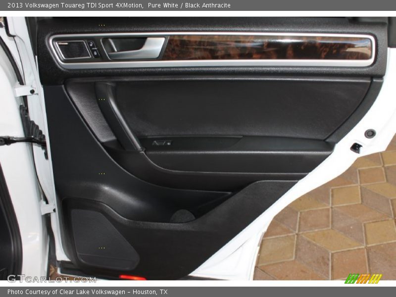 Pure White / Black Anthracite 2013 Volkswagen Touareg TDI Sport 4XMotion