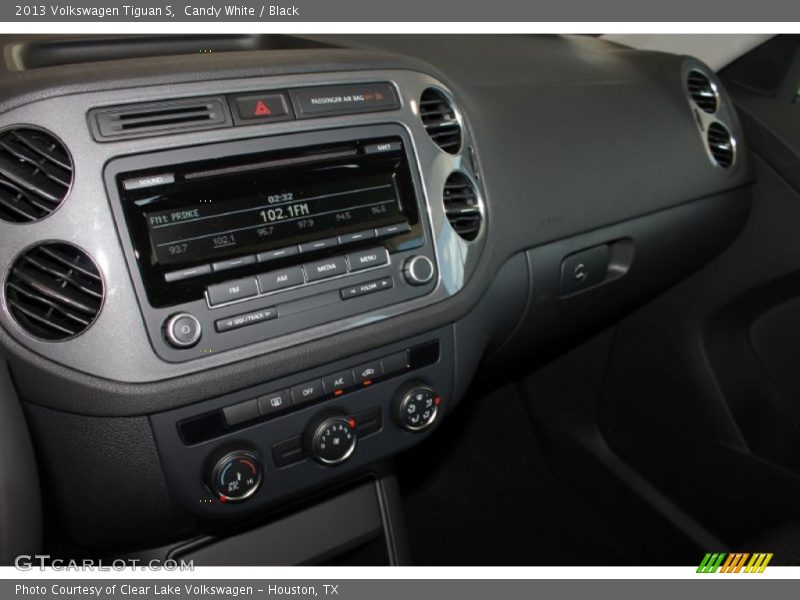 Candy White / Black 2013 Volkswagen Tiguan S