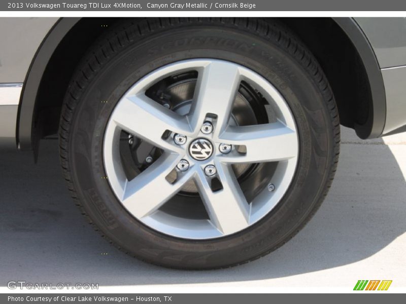 Canyon Gray Metallic / Cornsilk Beige 2013 Volkswagen Touareg TDI Lux 4XMotion