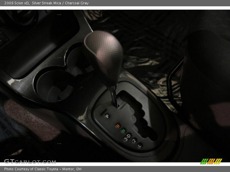 Silver Streak Mica / Charcoal Gray 2009 Scion xD