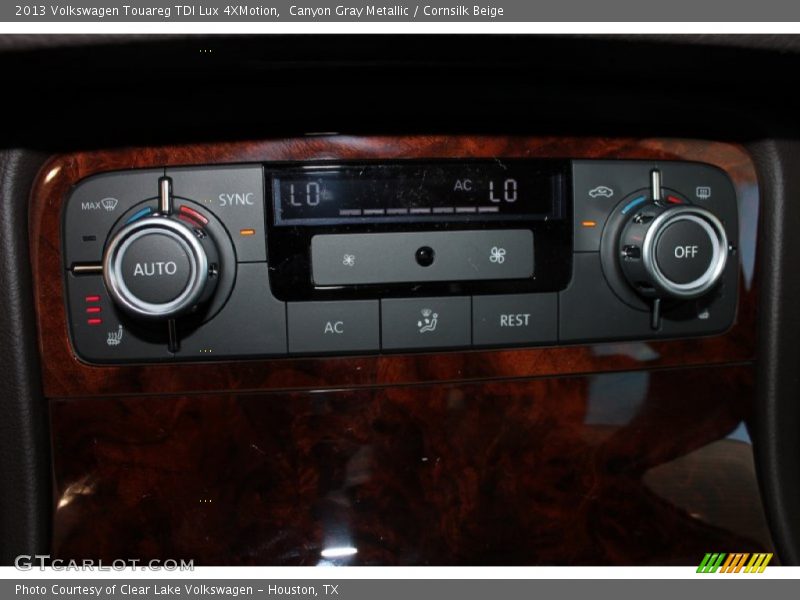 Canyon Gray Metallic / Cornsilk Beige 2013 Volkswagen Touareg TDI Lux 4XMotion