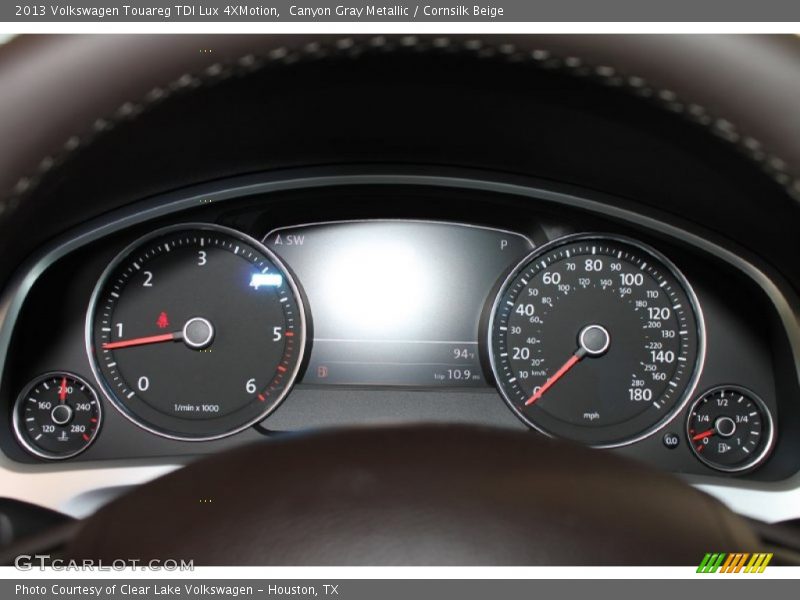 Canyon Gray Metallic / Cornsilk Beige 2013 Volkswagen Touareg TDI Lux 4XMotion