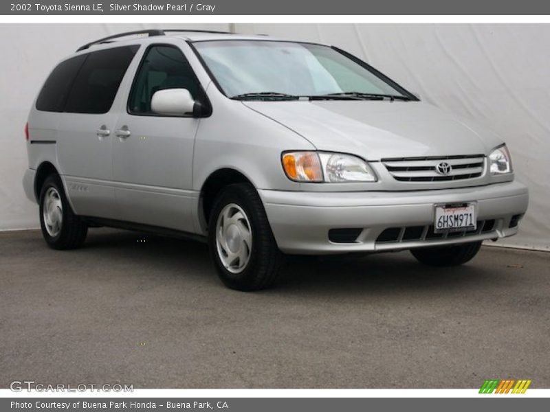Silver Shadow Pearl / Gray 2002 Toyota Sienna LE