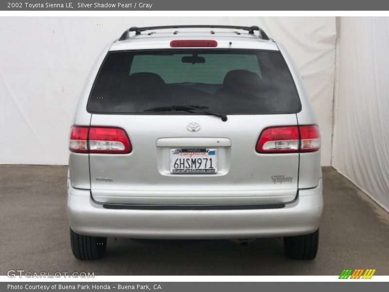 Silver Shadow Pearl / Gray 2002 Toyota Sienna LE
