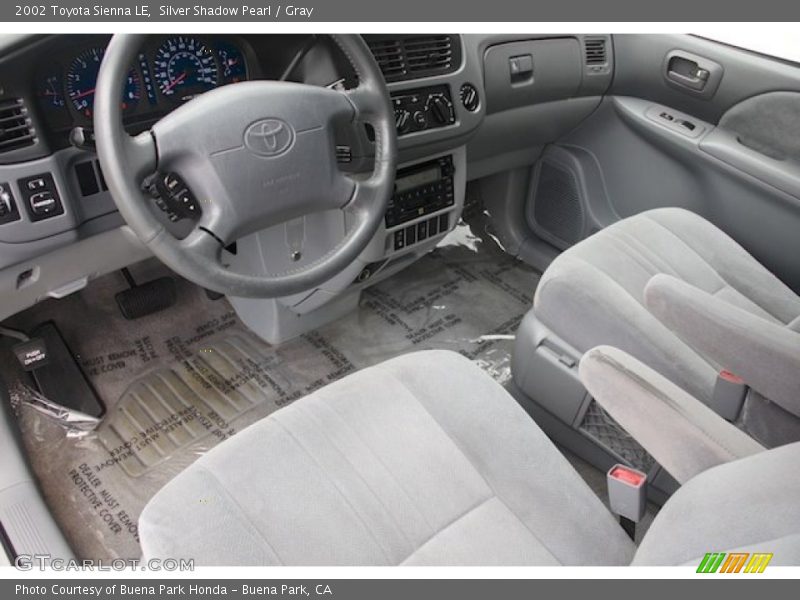 Gray Interior - 2002 Sienna LE 