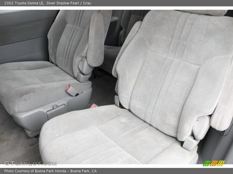 Silver Shadow Pearl / Gray 2002 Toyota Sienna LE