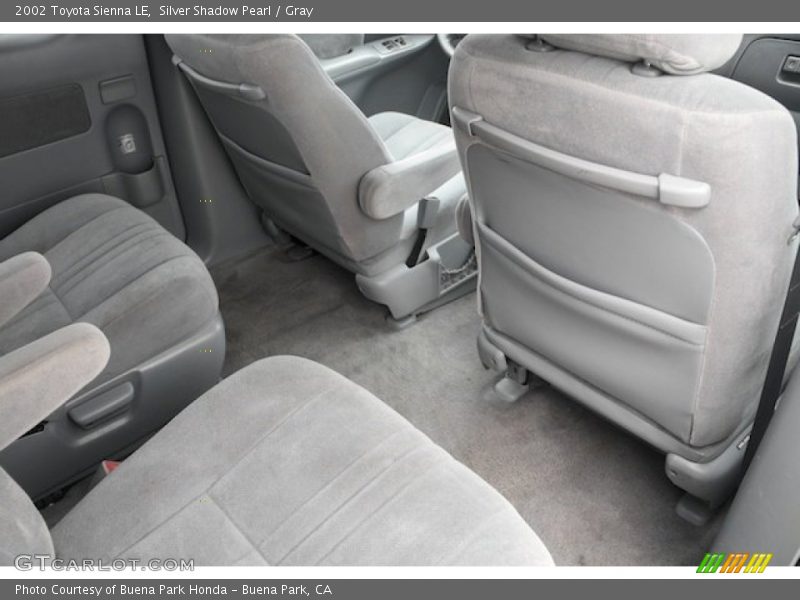 Silver Shadow Pearl / Gray 2002 Toyota Sienna LE