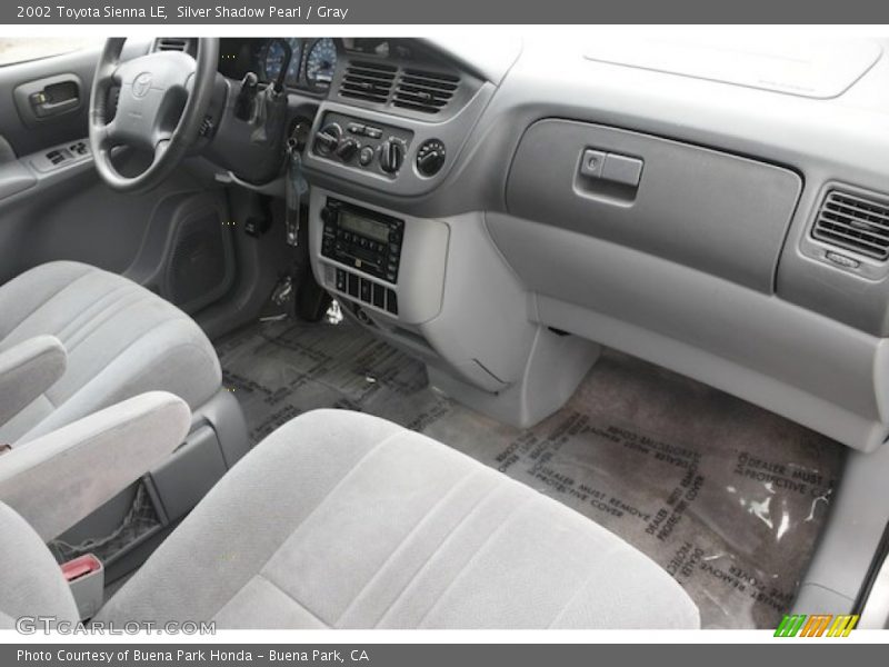 Silver Shadow Pearl / Gray 2002 Toyota Sienna LE