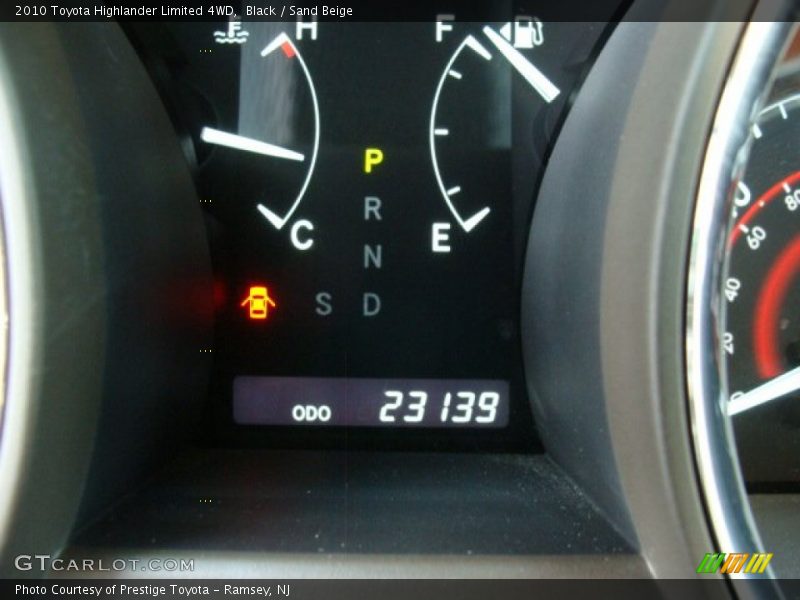 Black / Sand Beige 2010 Toyota Highlander Limited 4WD