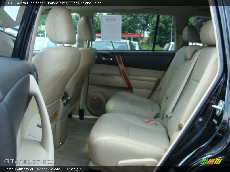 Black / Sand Beige 2010 Toyota Highlander Limited 4WD