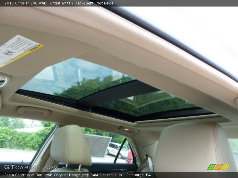 Bright White / Black/Light Frost Beige 2013 Chrysler 300 AWD