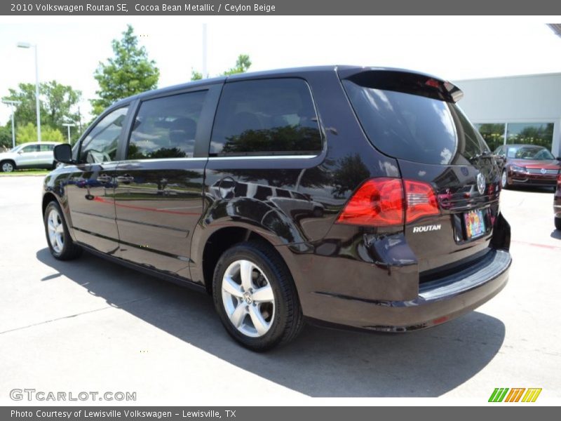 Cocoa Bean Metallic / Ceylon Beige 2010 Volkswagen Routan SE