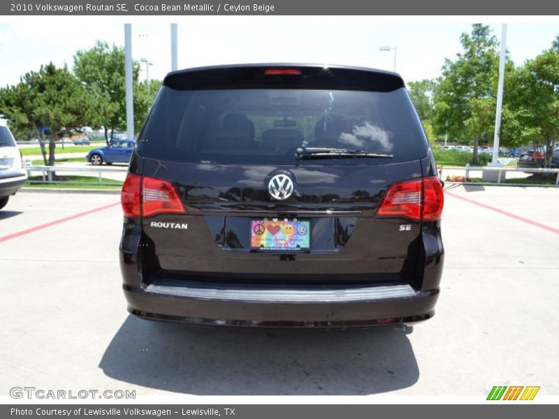Cocoa Bean Metallic / Ceylon Beige 2010 Volkswagen Routan SE