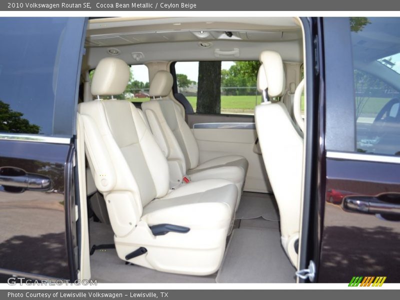 Cocoa Bean Metallic / Ceylon Beige 2010 Volkswagen Routan SE