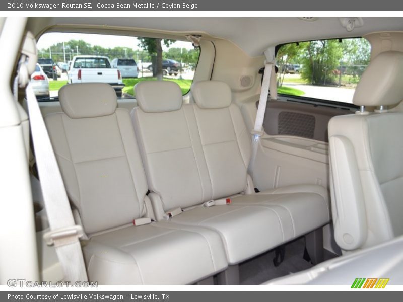 Cocoa Bean Metallic / Ceylon Beige 2010 Volkswagen Routan SE
