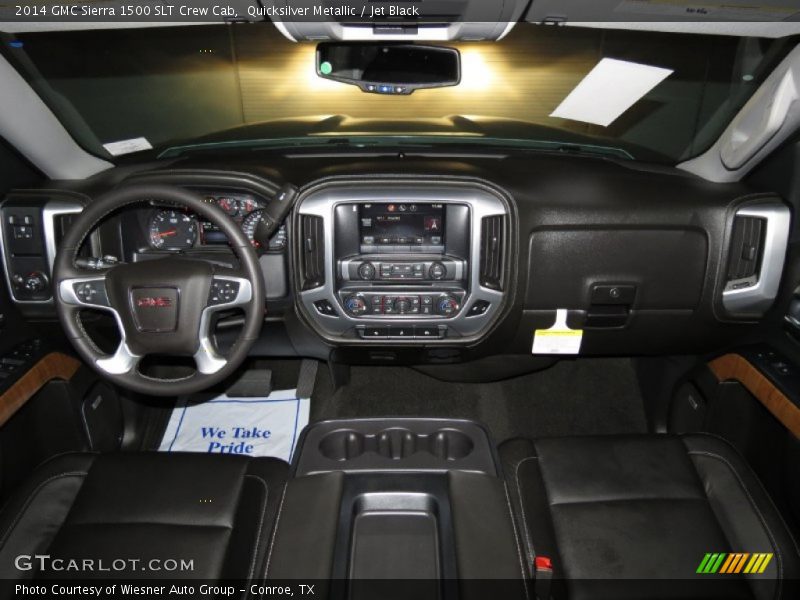 Dashboard of 2014 Sierra 1500 SLT Crew Cab