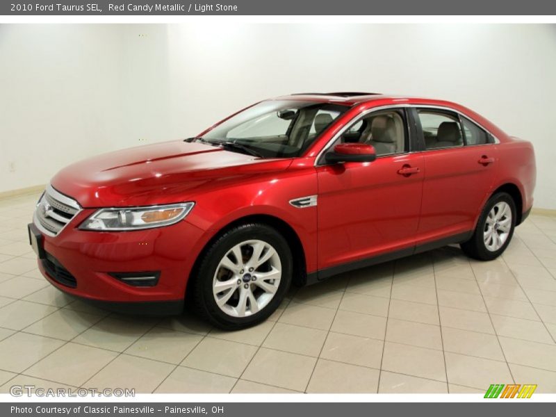 Front 3/4 View of 2010 Taurus SEL