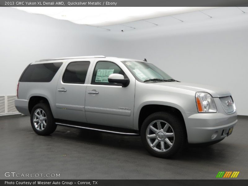 Front 3/4 View of 2013 Yukon XL Denali AWD