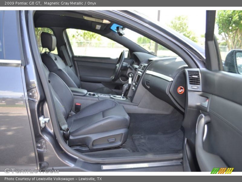 Front Seat of 2009 G8 GT