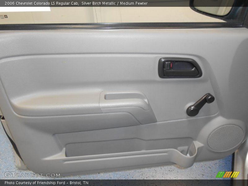 Door Panel of 2006 Colorado LS Regular Cab
