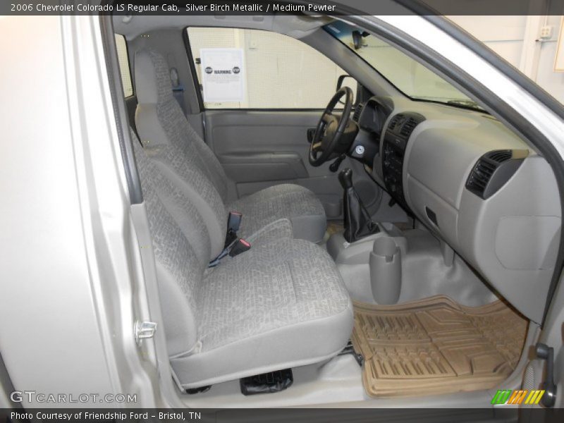 Front Seat of 2006 Colorado LS Regular Cab