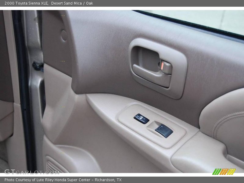 Desert Sand Mica / Oak 2000 Toyota Sienna XLE