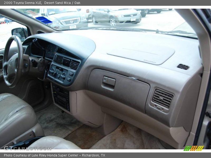 Desert Sand Mica / Oak 2000 Toyota Sienna XLE