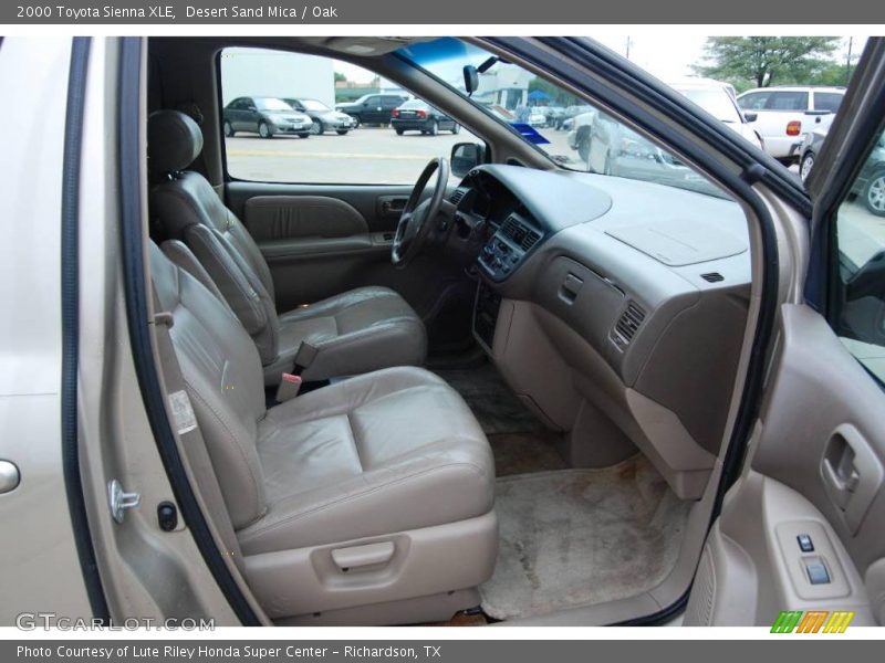 Desert Sand Mica / Oak 2000 Toyota Sienna XLE