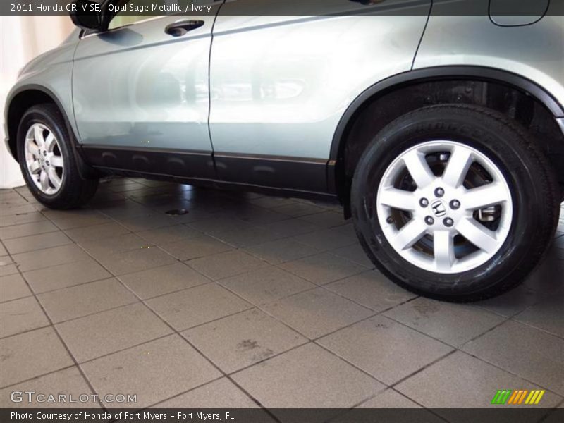 Opal Sage Metallic / Ivory 2011 Honda CR-V SE