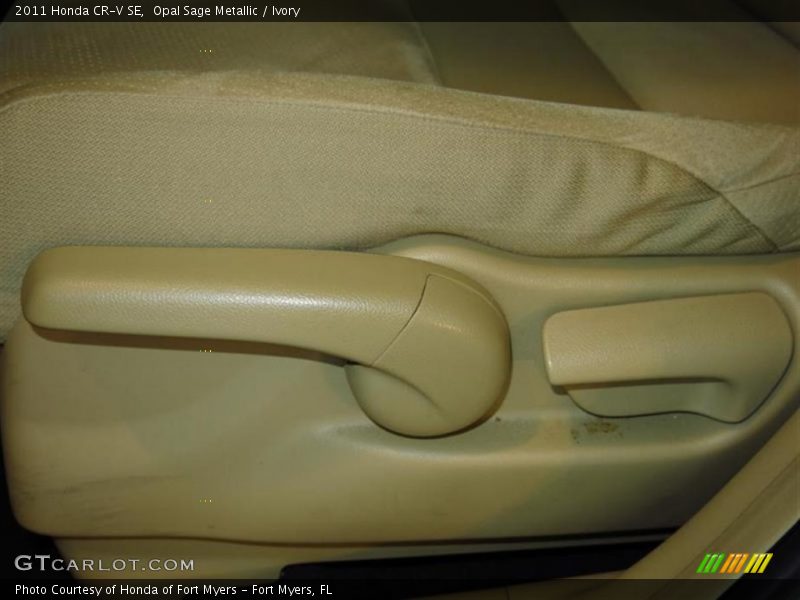 Opal Sage Metallic / Ivory 2011 Honda CR-V SE