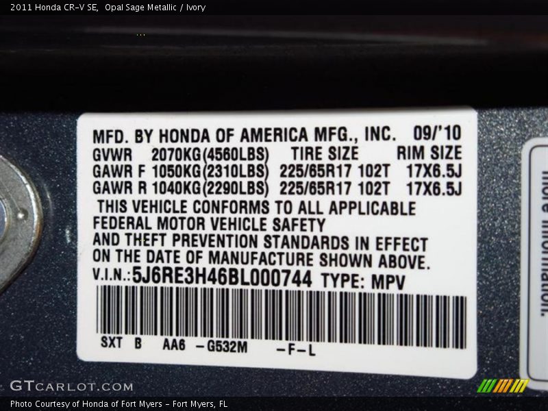 Opal Sage Metallic / Ivory 2011 Honda CR-V SE