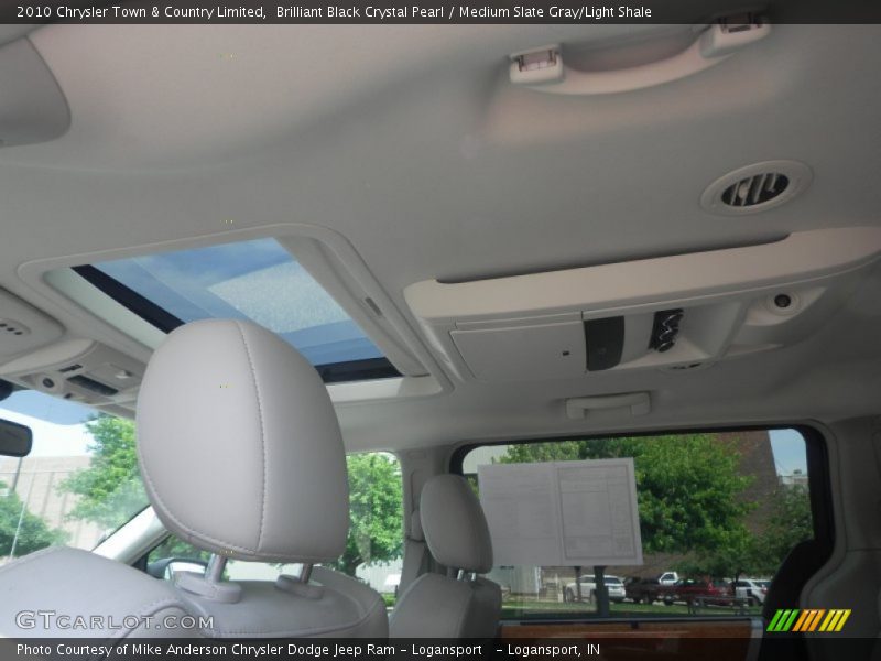 Brilliant Black Crystal Pearl / Medium Slate Gray/Light Shale 2010 Chrysler Town & Country Limited