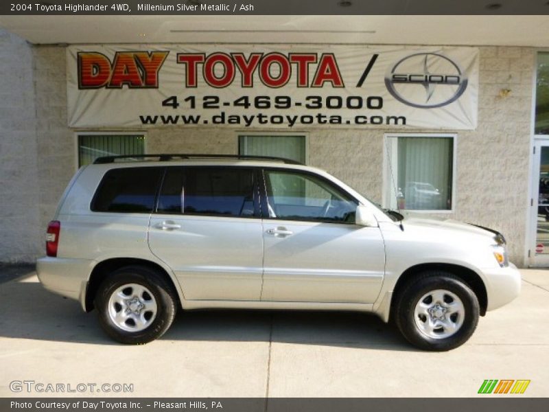 Millenium Silver Metallic / Ash 2004 Toyota Highlander 4WD
