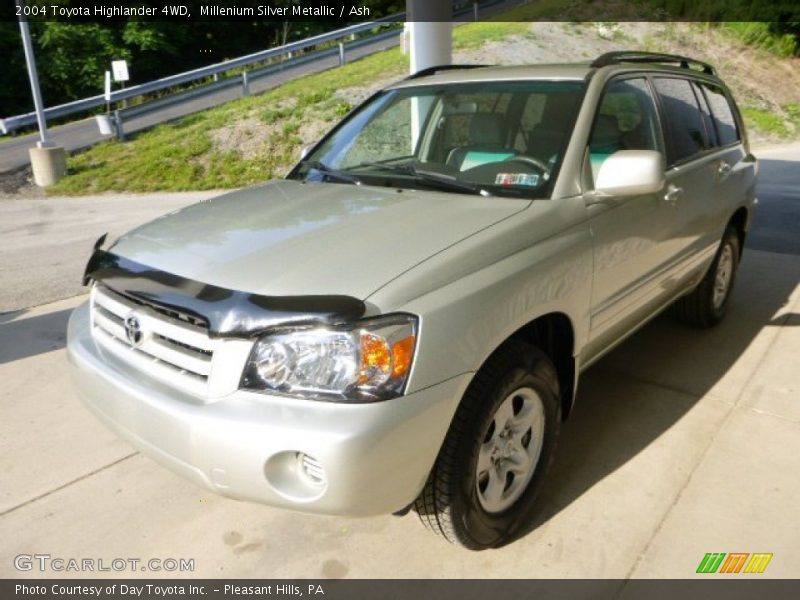 Millenium Silver Metallic / Ash 2004 Toyota Highlander 4WD